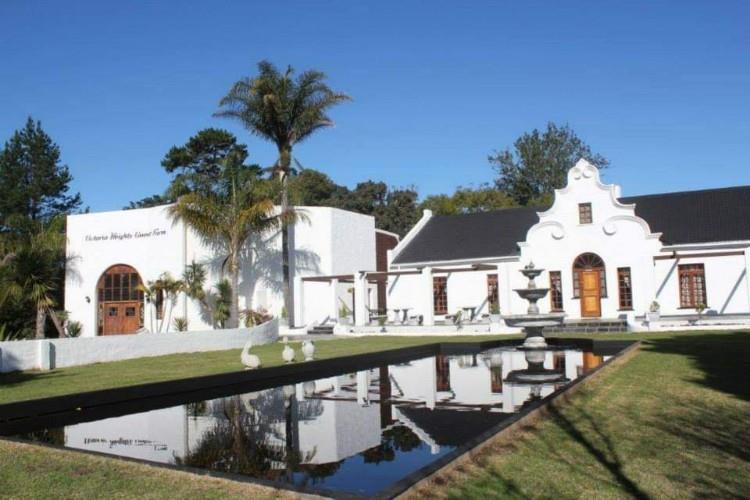 /uploads/big-listings/gallery/thumbs/VictoriaHeightsGuestFarmBB-George-Wes-Kaap-Vic1-jpg-Gallery-2022-11-29.jpg